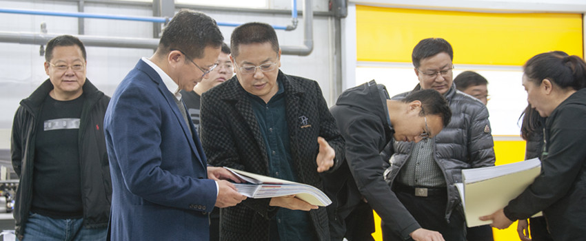 侯景濱走訪印刷、影像市場