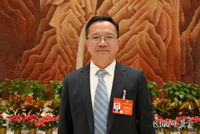 代表履責(zé)，兩會聲音｜中國樂凱黨委書記、董事長侯景濱履職盡責(zé)、建言獻策